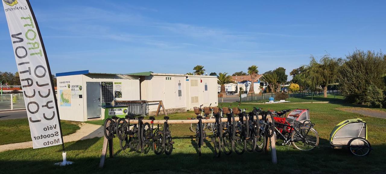 Mobilhome 2Ch Climatise-Terrasse Fermee-4 Velos-Camping 4 Etoiles Les Charmettes Ле-Мат Экстерьер фото