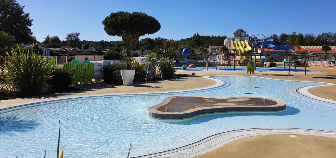Mobilhome 2Ch Climatise-Terrasse Fermee-4 Velos-Camping 4 Etoiles Les Charmettes Ле-Мат Экстерьер фото