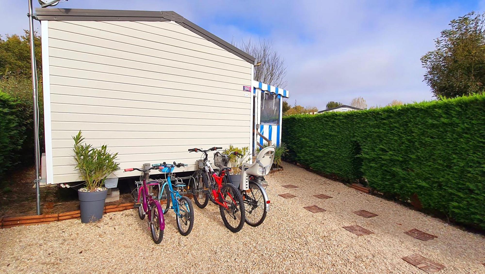 Mobilhome 2Ch Climatise-Terrasse Fermee-4 Velos-Camping 4 Etoiles Les Charmettes Ле-Мат Экстерьер фото